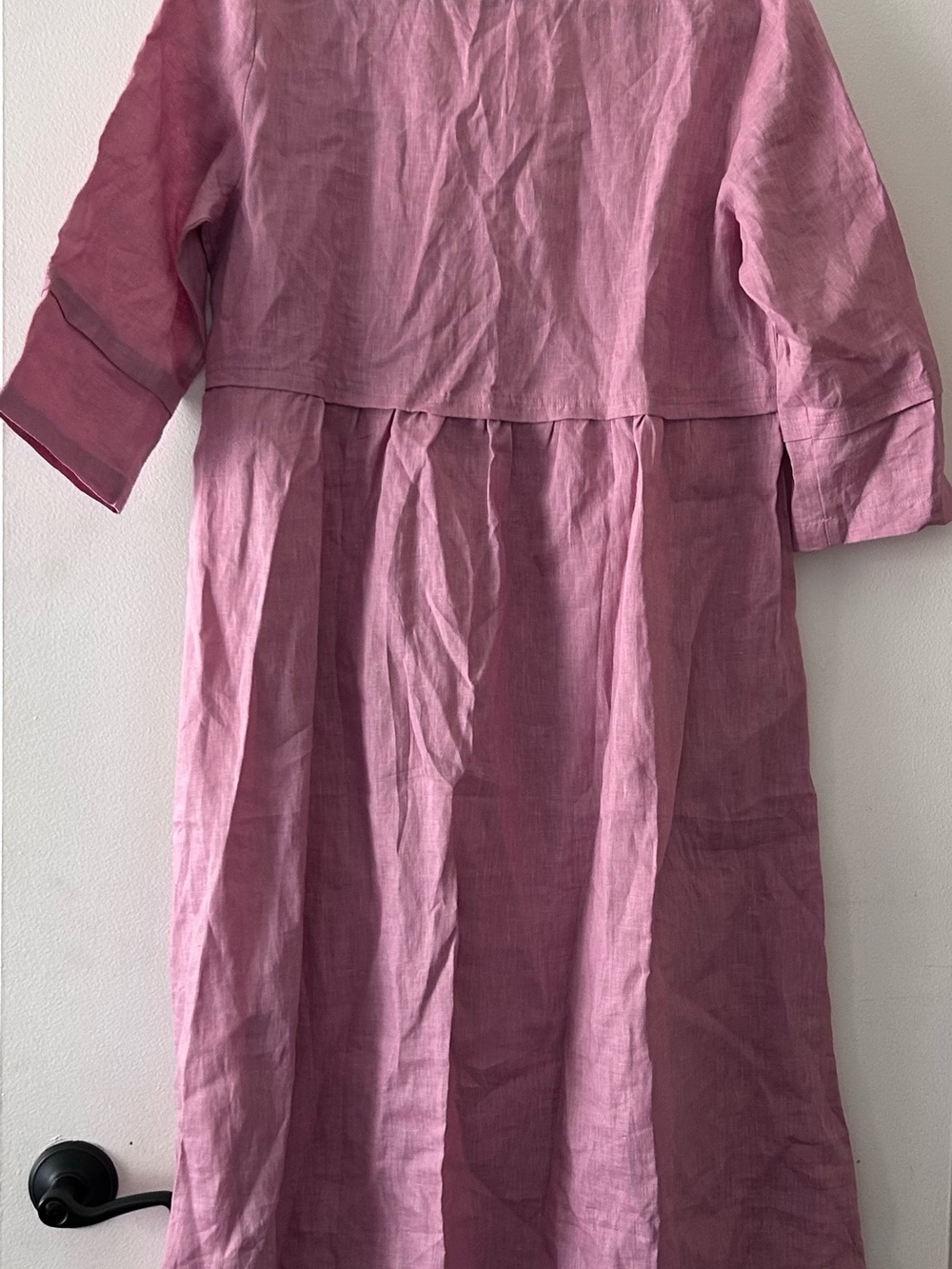 LINTICO Pink V-Neck LINEN Dress with Buttons - Picture 3 of 6